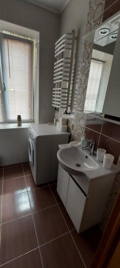 Stylish Deluxe Apartments!!! Lviv Exterior photo