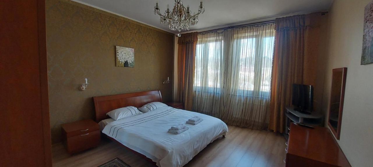 Stylish Deluxe Apartments!!! Lviv Exterior photo